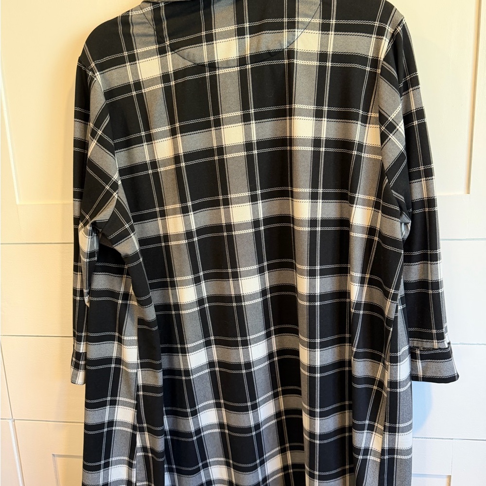 Market & Spruce Monochrome Plaid Shirt - Picture 3 of 3